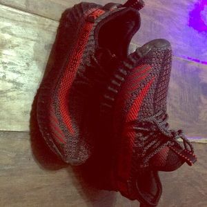 Kids 350 Yeezy‘s size 34 -size 2.5